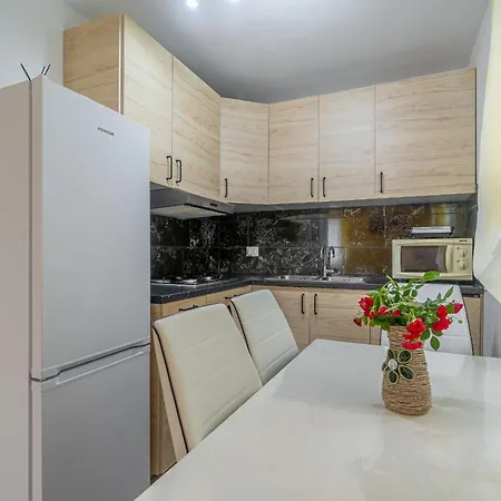 Apartment Lea Veli Jezenj